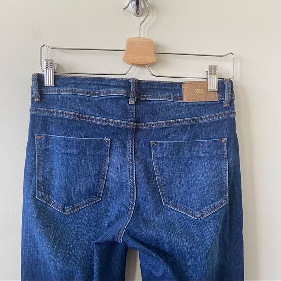 Zara-medium Wash Mid-Rise Distressed Raw Hem Skinny Jeans (Size:4US) - Picture 6 of 10